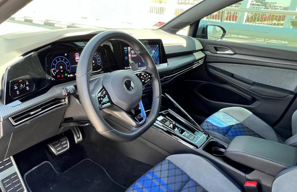 Picture Volkswagen Golf R 2023-2024 